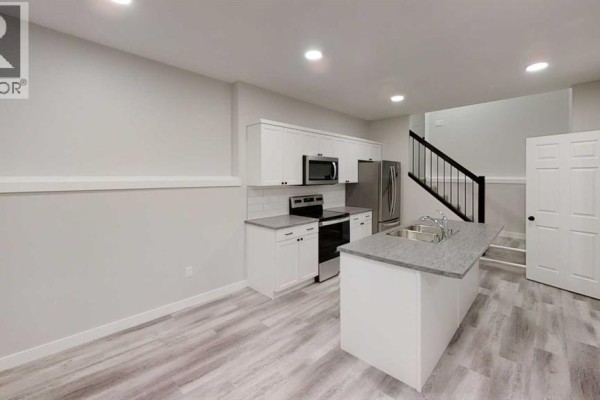4pc Bathroom - A, 10333a 128 Avenue, Grande Prairie, AB T8V6S9 Photo 3