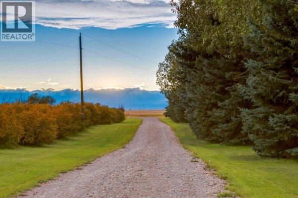 Breakfast - A, 225036 Range Road 282, Rural Rocky View County, AB T1X0H9 Photo 5