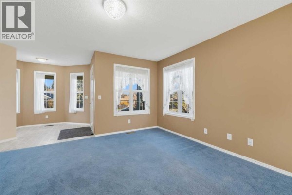Foyer - A, 407 Sunset Boulevard Nw, Diamond Valley, AB T0L2A0 Photo 5
