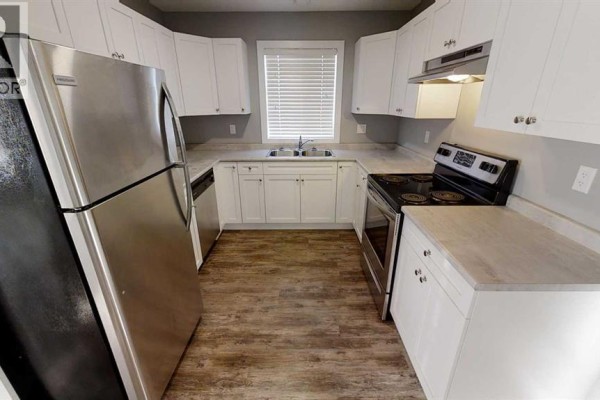 4pc Bathroom - A, 9522 112 Avenue, Clairmont, AB T8X5C8 Photo 4