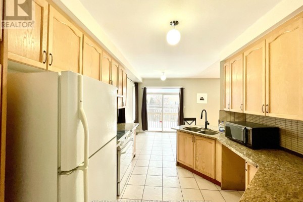 Family room - A - 10 Vanderbrink Drive, Brampton, ON L6R0E5 Photo 5