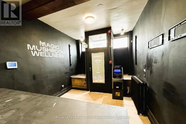 A - 1537 Queen Street W, Toronto, ON M6R1A7 Photo 4
