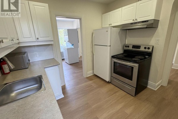 Kitchen - A - 1611 Bayview Avenue, Toronto, ON M4G3B5 Photo 2