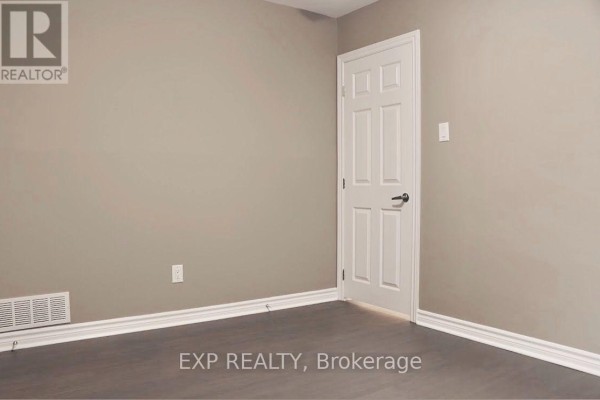 A - 1892 Kingsdale Avenue, Ottawa, ON K1T1J1 Photo 5