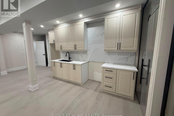 A - 2 Chesney Crescent, Vaughan, ON L4H4A7 Photo 4