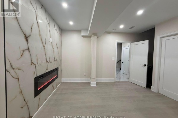 A - 2 Chesney Crescent, Vaughan, ON L4H4A7 Photo 5