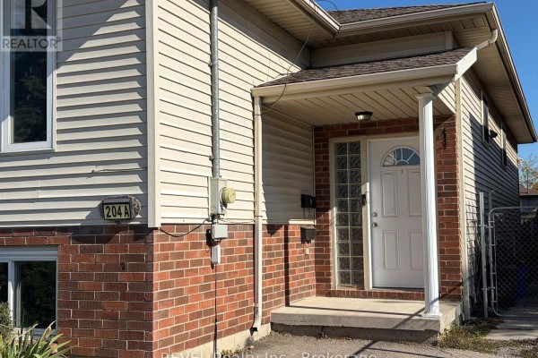 A - 204 Oakdale Avenue, St  Catharines, ON L2P2K7 Photo 2