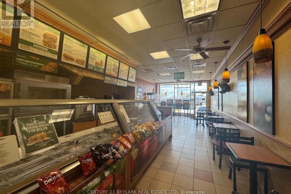 A - 2084 Lawrence Avenue E, Toronto, ON M1R2Z5 Photo 4