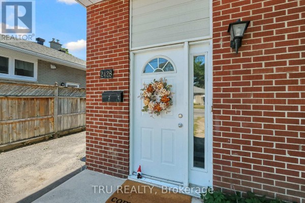 A - 2428 Iris Street, Ottawa, ON K2C1C6 Photo 2