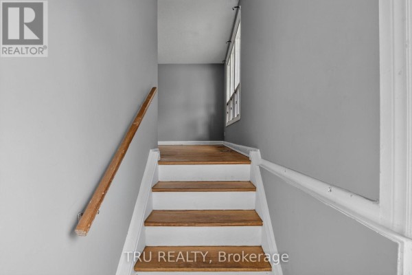 A - 2428 Iris Street, Ottawa, ON K2C1C6 Photo 3