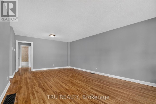 A - 2428 Iris Street, Ottawa, ON K2C1C6 Photo 5