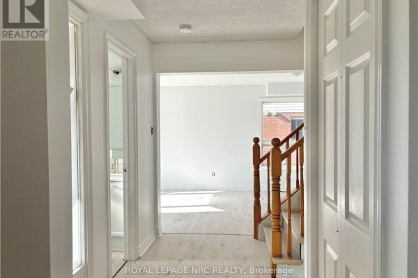 A - 299 Main Street E, Grimsby, ON L2M1R1 Photo 4