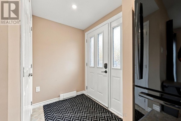 Bathroom - A - 465a Francis Street, Pembroke, ON K8A4X9 Photo 5