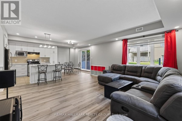 Kitchen - A - 53 Tayside Private, Ottawa, ON K2J2T3 Photo 3