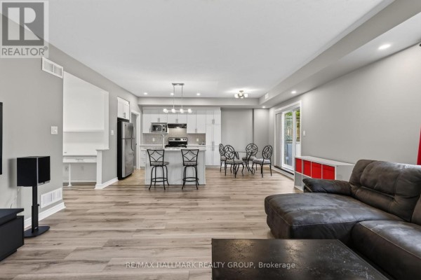 Dining room - A - 53 Tayside Private, Ottawa, ON K2J2T3 Photo 4