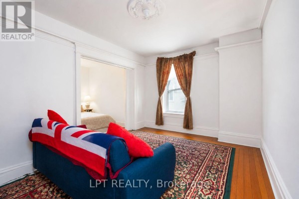 Bedroom 2 - A - 627 Crawford Street, Toronto, ON M6G3K1 Photo 4