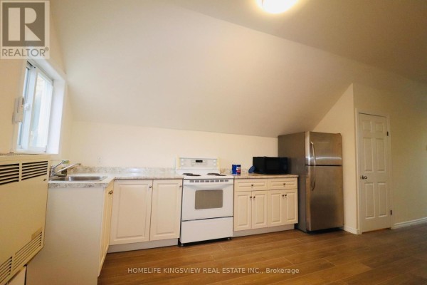 A - 647 Talbot Street, St  Thomas, ON, photo 3