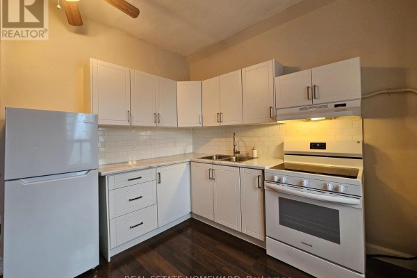 A - 733 Pape Avenue, Toronto, ON M4K3S8 Photo 3