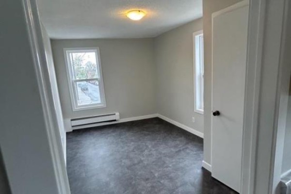 A - 88 Uxbridge Avenue, Toronto, ON M6N2Y2 Photo 5