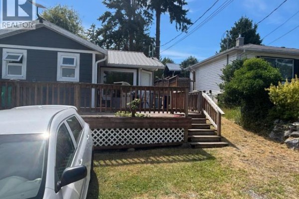 Primary Bedroom - A & B-5375 Earl Street, Texada Island, BC V0N3K0 Photo 4