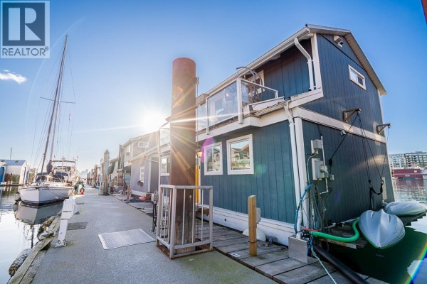 A 015 415 Esplanade Avenue, North Vancouver, BC V7M1A6 Photo 4