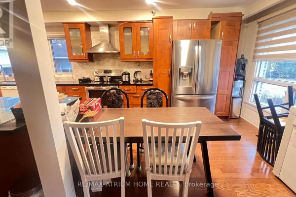 A 1 949 Willowdale Avenue, Toronto, ON M2M3C3 Photo 4