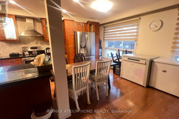 A 1 949 Willowdale Avenue, Toronto, ON M2M3C3 Photo 5