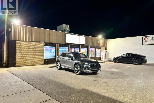 A 1100 Central Avenue, Saskatoon, SK S7N2H1 Photo 3