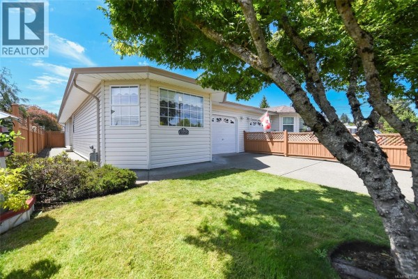 A 2179 Urquhart Ave, Courtenay, BC, photo 2