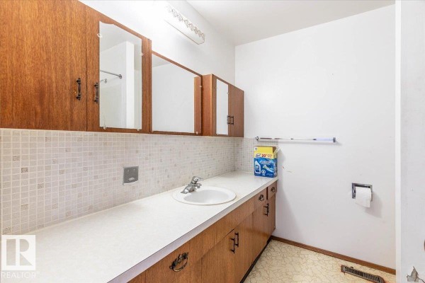 Kitchen - A 23331 Twp Road 502, Rural Leduc County, AB T4X0R4 Photo 3