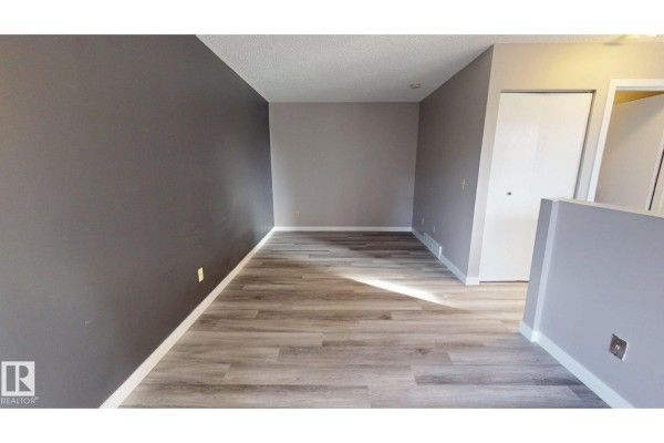Kitchen - #a 5940 45 Av, Lacombe, AB T4L1V7 Photo 3