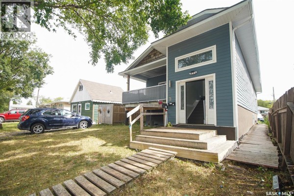 A B 417 Robinson Street, Regina, SK, photo 2
