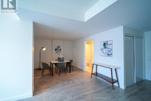 Bedroom - A0412 - 125 Bronte Road, Oakville, ON L6L0H2 Photo 4