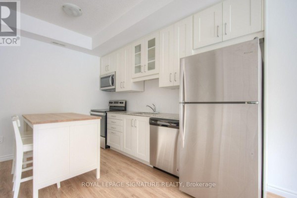 Primary Bedroom - B7 - 374 Prospect Avenue, Kitchener, ON N2A0L2 Photo 3