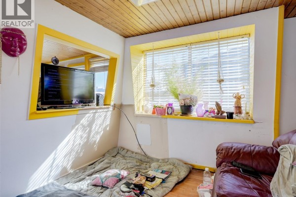 Bedroom - A4 1 Dallas Rd, Victoria, BC V8V0B2 Photo 3