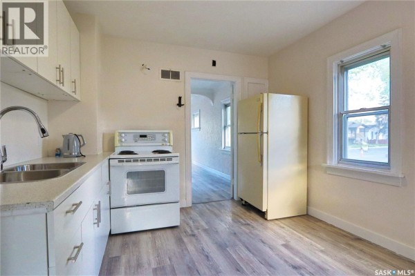 Bedroom - A&b 1824 Winnipeg Street, Regina, SK S4P1G2 Photo 4