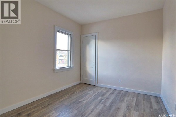 Bedroom - A&b 1824 Winnipeg Street, Regina, SK S4P1G2 Photo 5