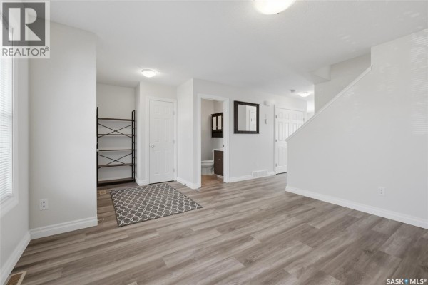 4pc Bathroom - A&b 5625 Mccaughey Street, Regina, SK S4W0P3 Photo 4