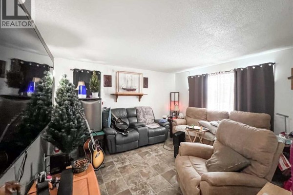 All, 1 3 Avenue Se, Falher, AB T0H1M0 Photo 5