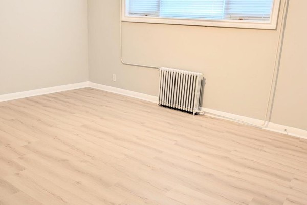 Bedroom 2 - Apt 1 - 22 Peter Street S, Mississauga, ON L5H2G2 Photo 4