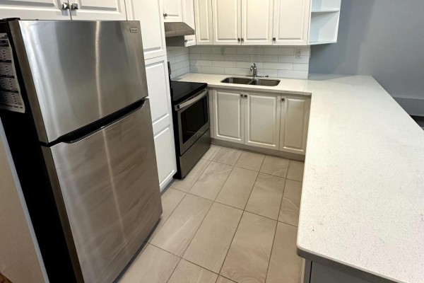 Apt 2 - 2024 Queen Street E, Toronto, ON M4L1H9 Photo 4
