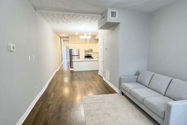 Apt 2 - 2024 Queen Street E, Toronto, ON M4L1H9 Photo 5