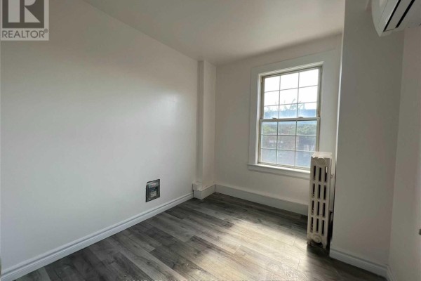 Bedroom 2 - Apt 4 - 2398 Bloor Street W, Toronto, ON M6S1P5 Photo 4