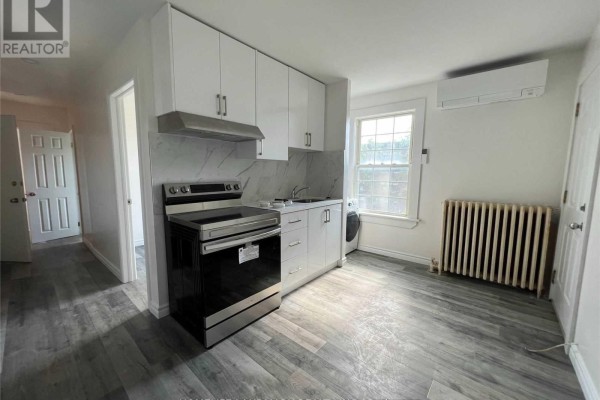 Apt 4 - 2398 Bloor Street W, Toronto, ON M6S1P5 Photo 5