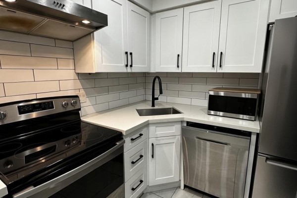 Apt.  A - 473 Cosburn Avenue, Toronto, ON M4J2N6 Photo 2