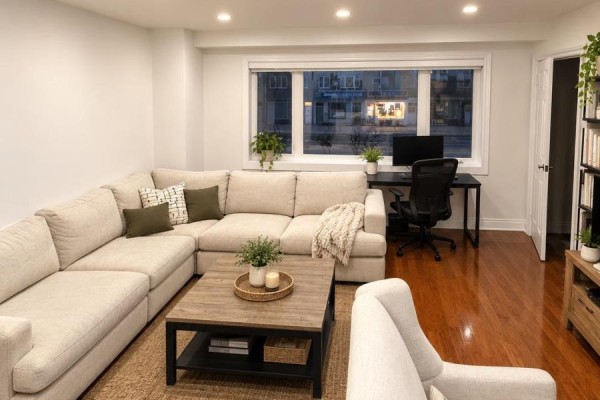Apt.  A - 473 Cosburn Avenue, Toronto, ON M4J2N6 Photo 3