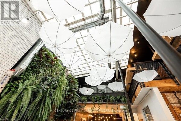 Atrium - 28 Princess Avenue, St  Thomas, ON N5R3V4 Photo 4