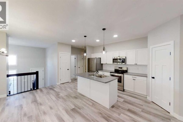 4pc Bathroom - B, 10209 128 Avenue, Grande Prairie, AB T8V6T1 Photo 5