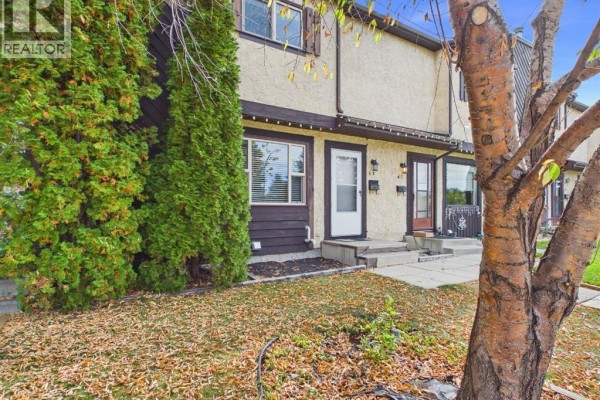 Primary Bedroom - B, 4 Manning Street, Red Deer, AB T4R1N6 Photo 4