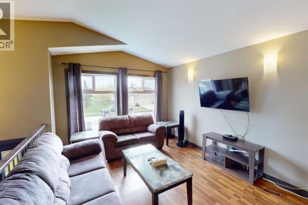 4pc Bathroom - B, 7022 90 Street, Grande Prairie, AB T8X0C1 Photo 4